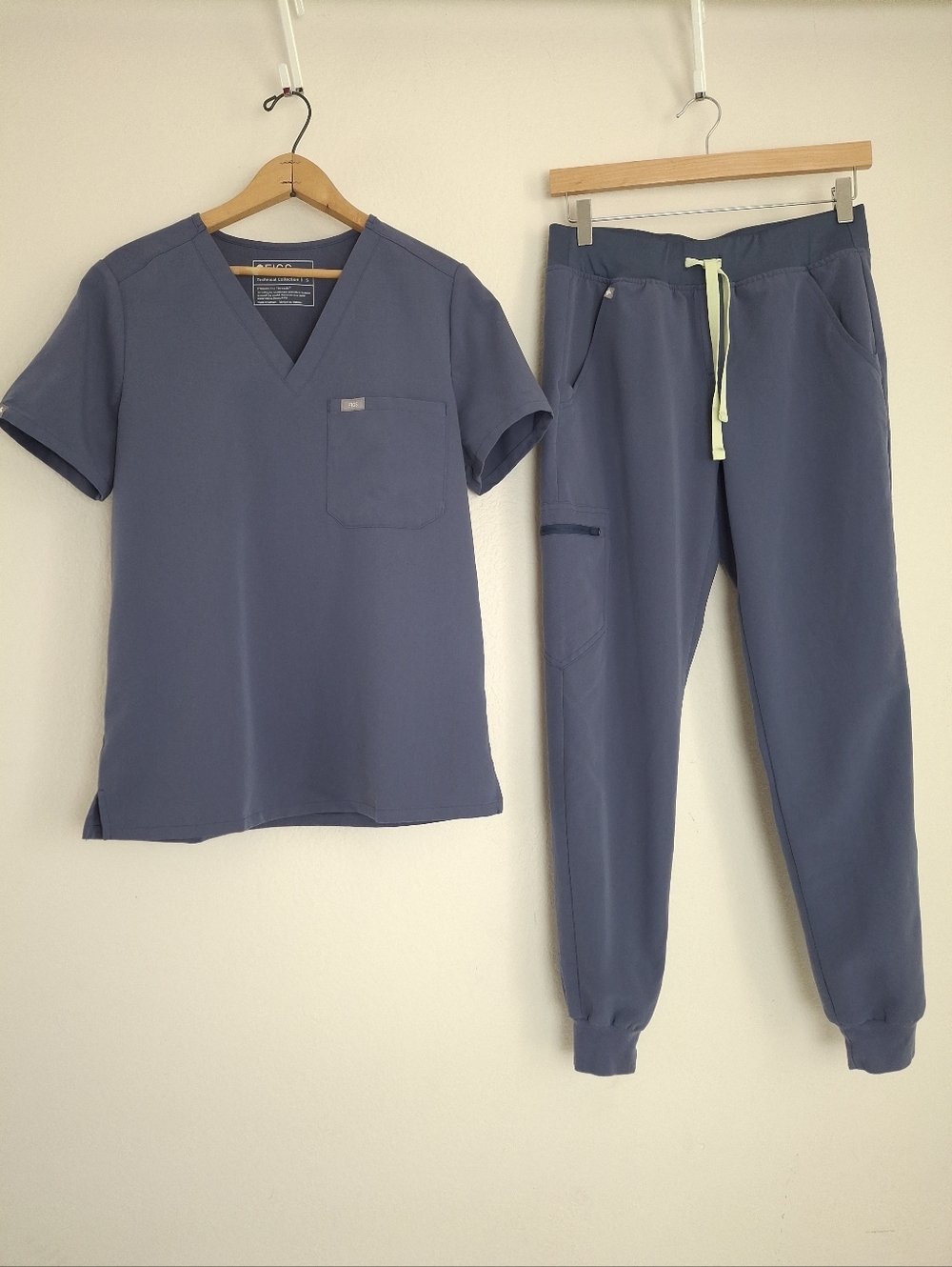 Figs Set of Space Navy Zamora Joggers Size XS & Catarina Scrub Top Size S
